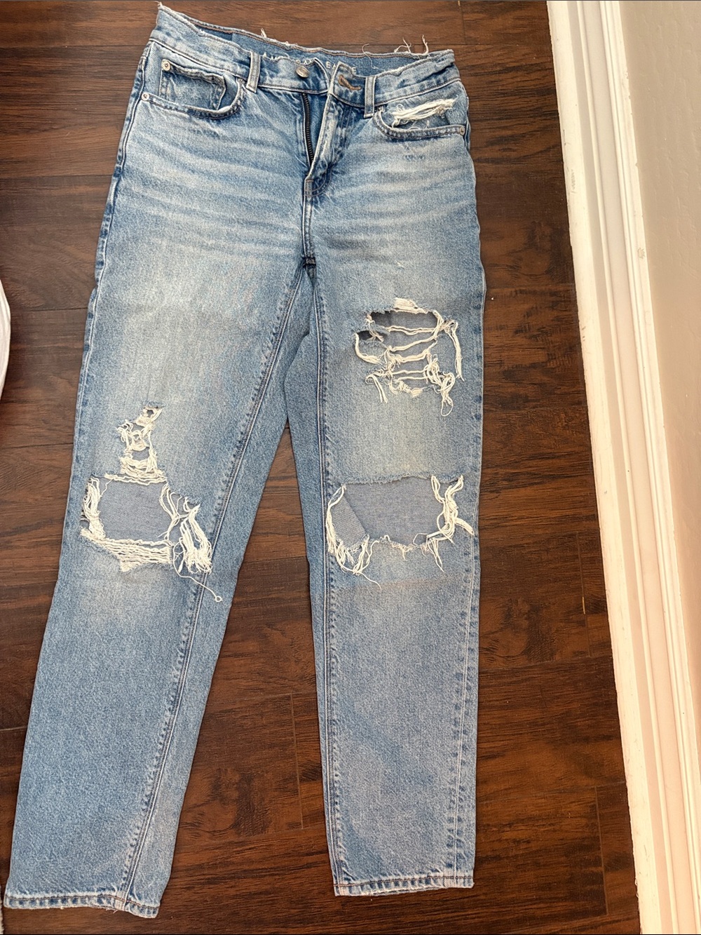 American Eagle Outfitters Light Blue Distressed Boyfriend Jeans
